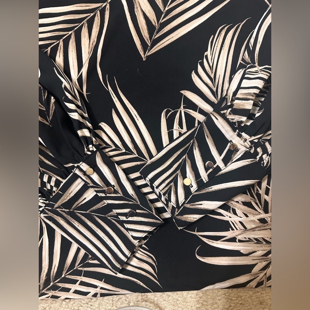 White House Black Market Palm Leaf Black Drama Sleeves Blouse Size Small NWT - Picture 10 of 11